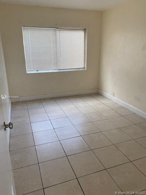 See details / 2720 sq. ft. $ 2021-04-27 0 Photo
