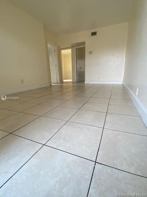 See details / 2720 sq. ft. $ 2021-04-27 0 Photo