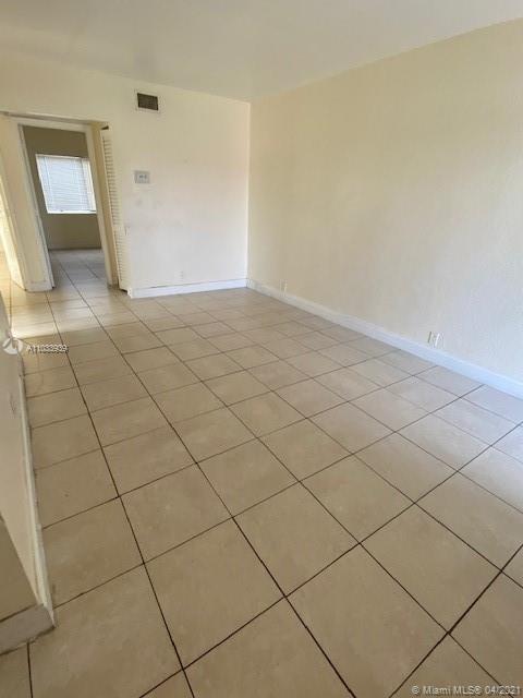 See details / 2720 sq. ft. $ 2021-04-27 0 Photo