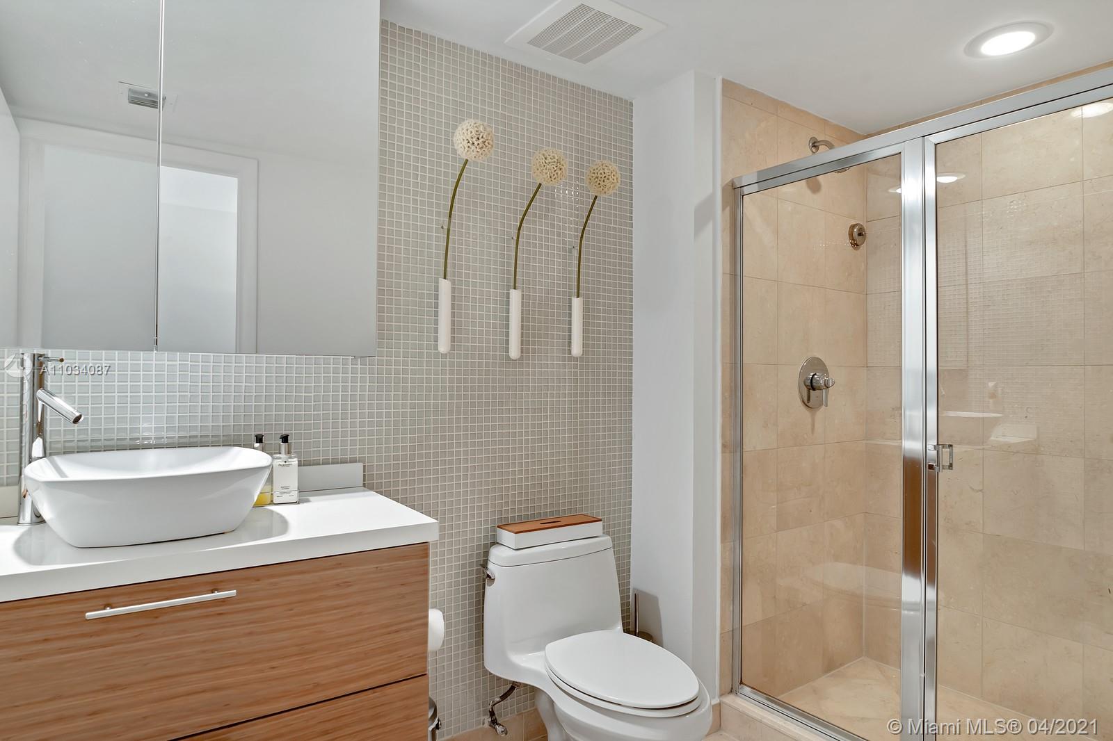 See details 3410 2 / 2 1337 sq. ft. $ 2021-04-28 0 Photo
