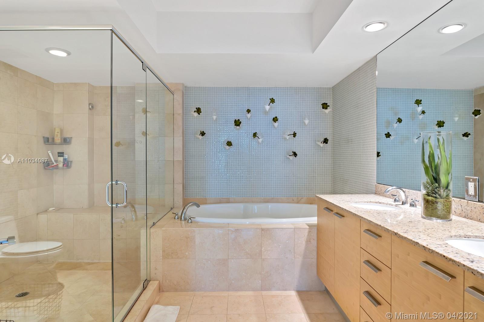 See details 3410 2 / 2 1337 sq. ft. $ 2021-04-28 0 Photo