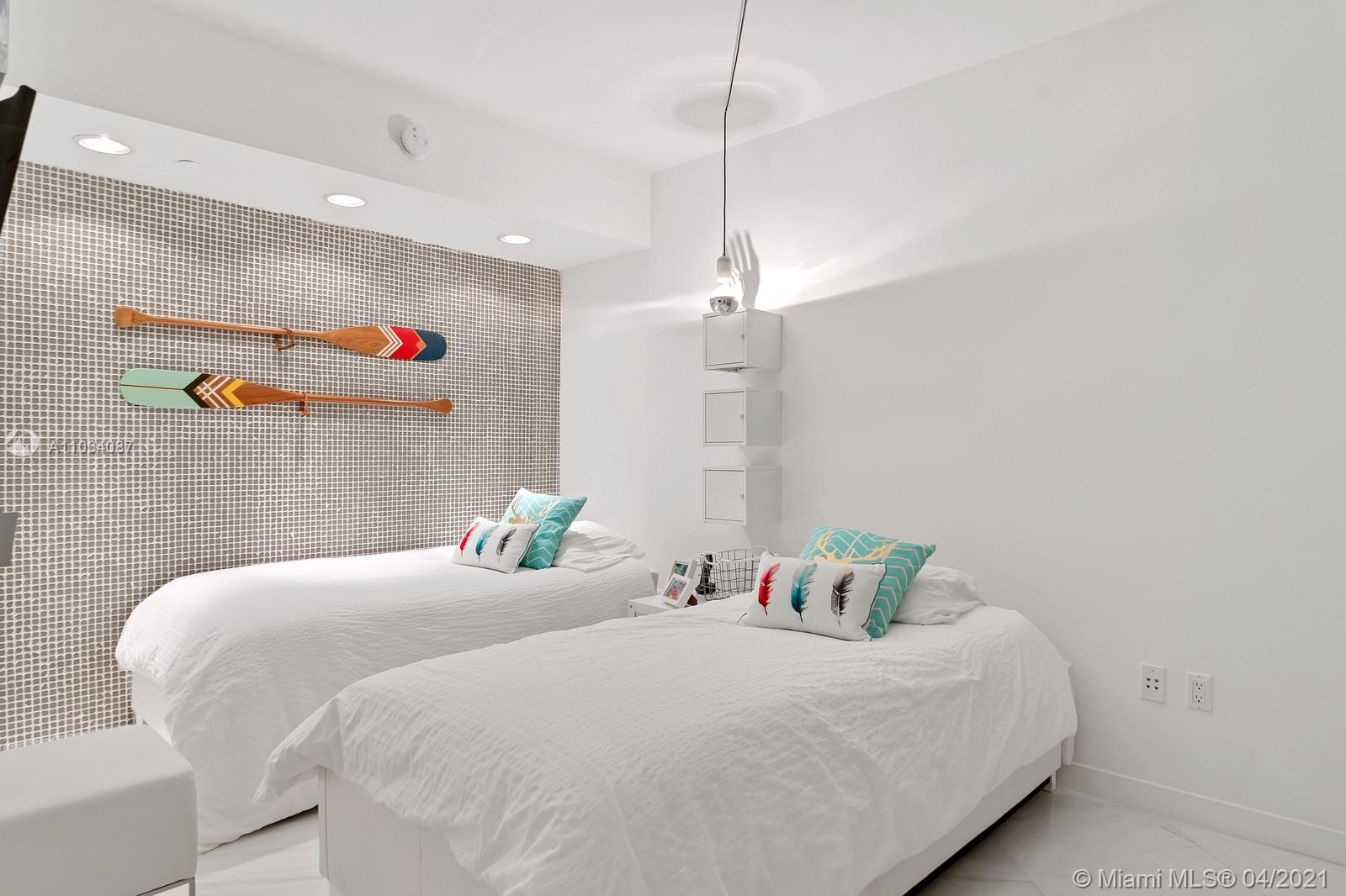 See details 3410 2 / 2 1337 sq. ft. $ 2021-04-28 0 Photo