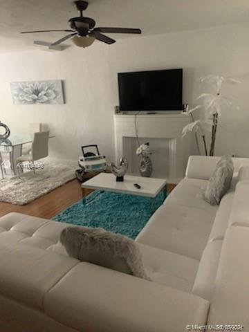 See details / 2100 sq. ft. $ 2021-04-28 0 Photo