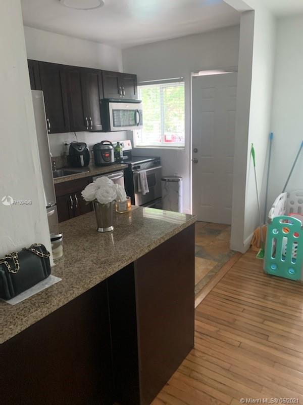See details / 2100 sq. ft. $ 2021-04-28 0 Photo