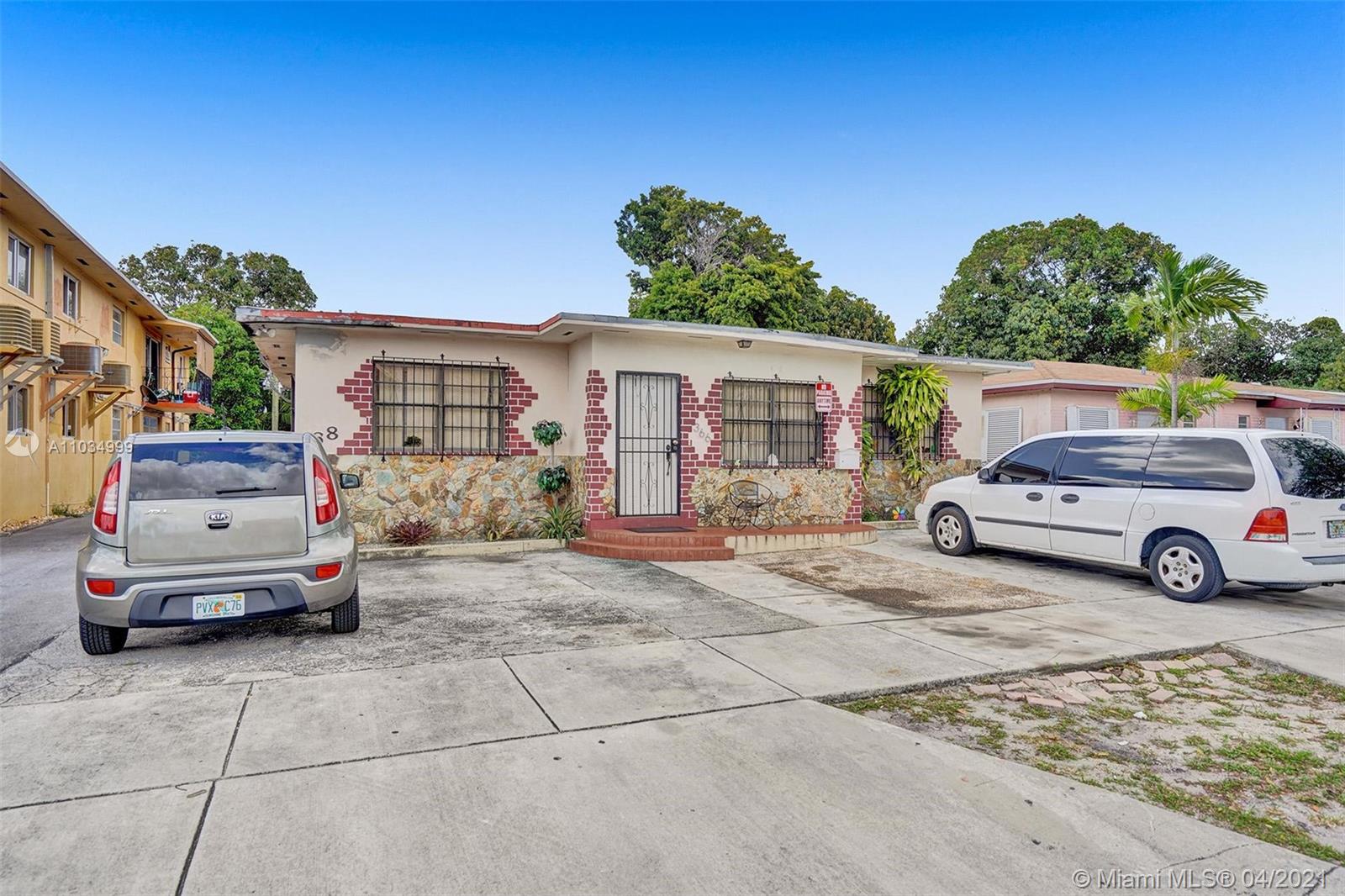 See details / 2996 sq. ft. $ 2021-04-29 0 Photo