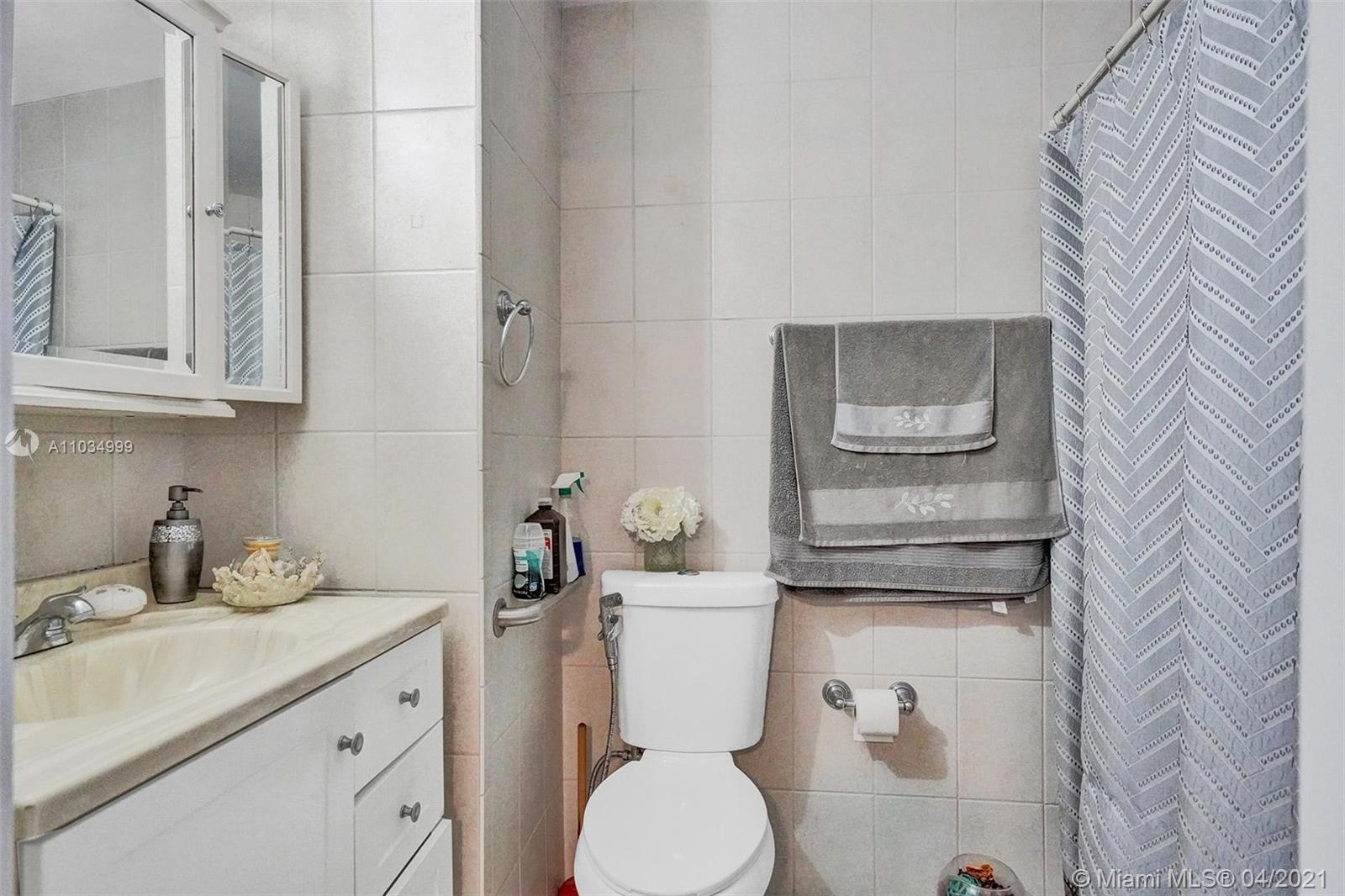 See details / 2996 sq. ft. $ 2021-04-29 0 Photo