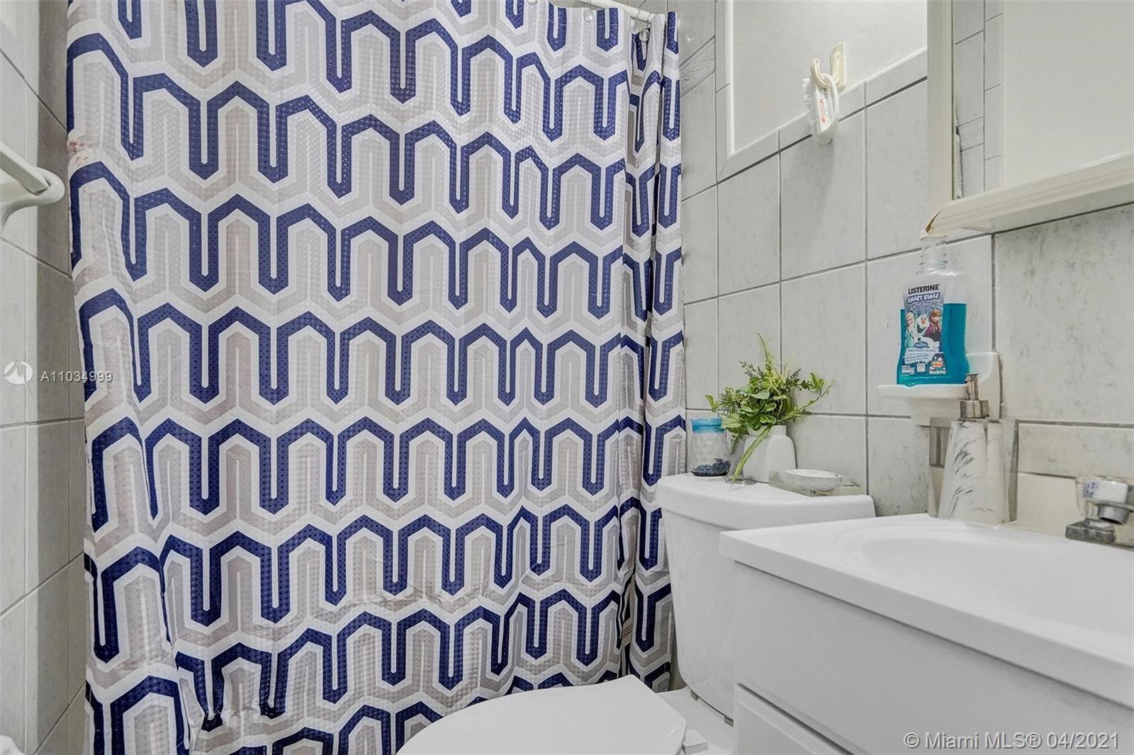 See details / 2996 sq. ft. $ 2021-04-29 0 Photo