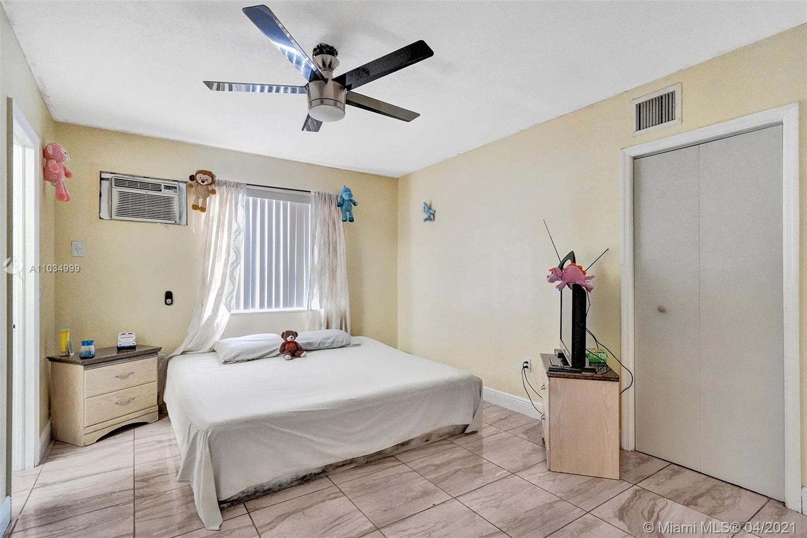 See details / 2996 sq. ft. $ 2021-04-29 0 Photo