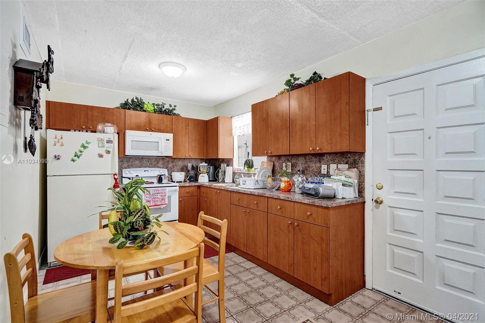 See details / 2996 sq. ft. $ 2021-04-29 0 Photo
