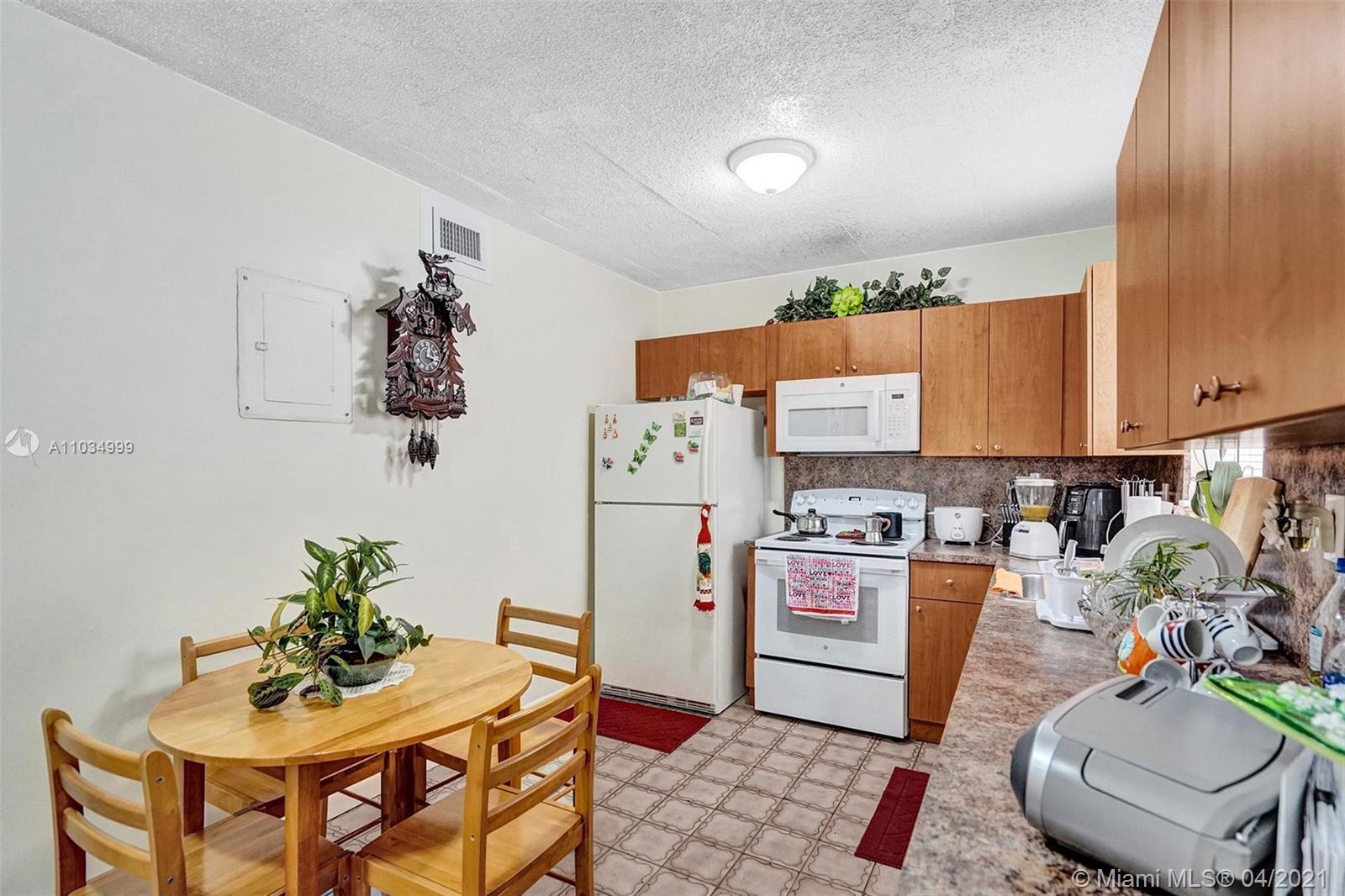 See details / 2996 sq. ft. $ 2021-04-29 0 Photo