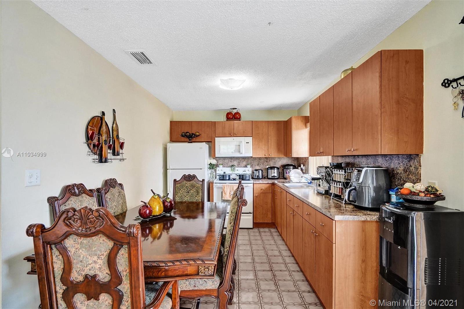 See details / 2996 sq. ft. $ 2021-04-29 0 Photo