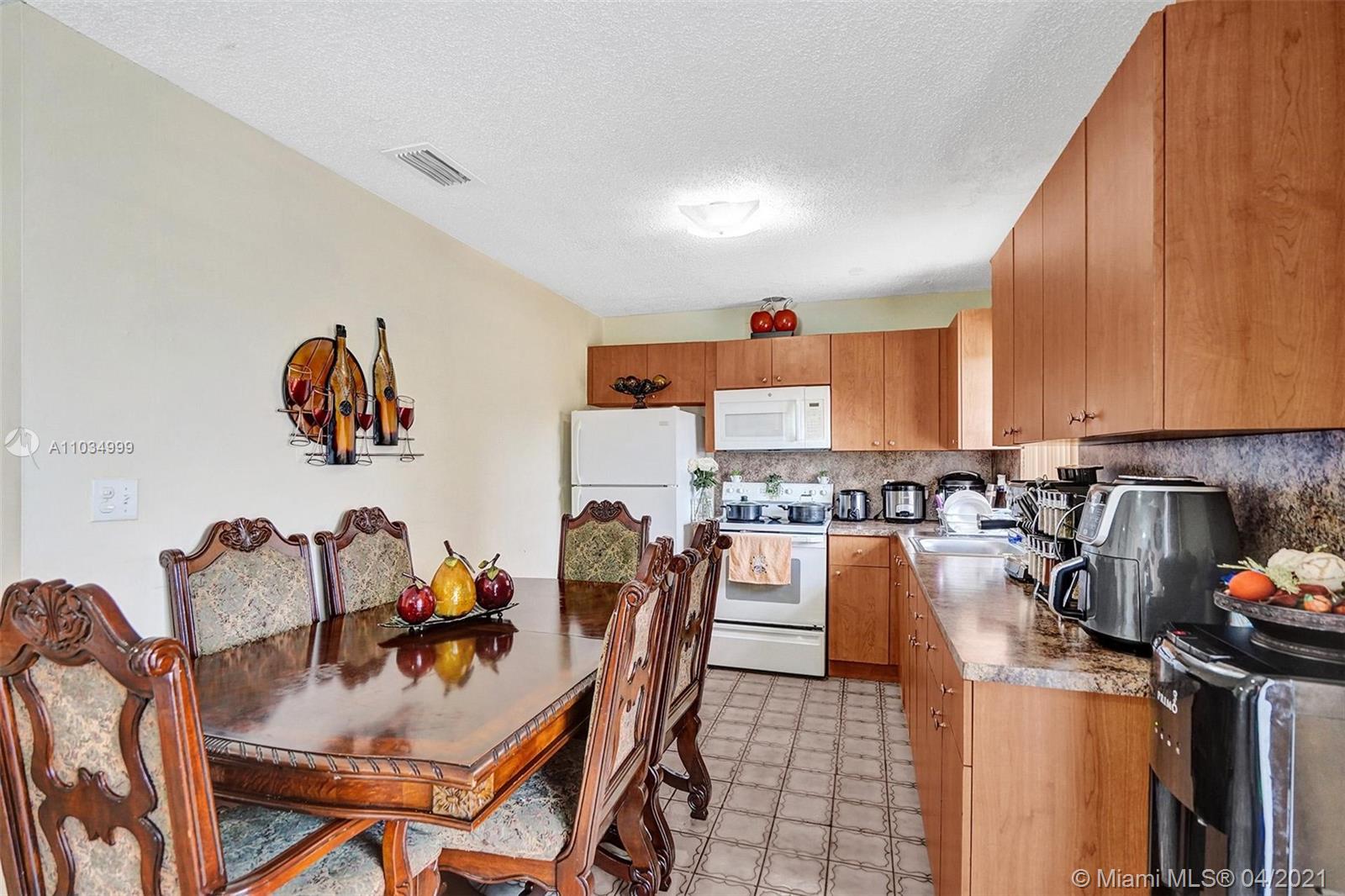 See details / 2996 sq. ft. $ 2021-04-29 0 Photo