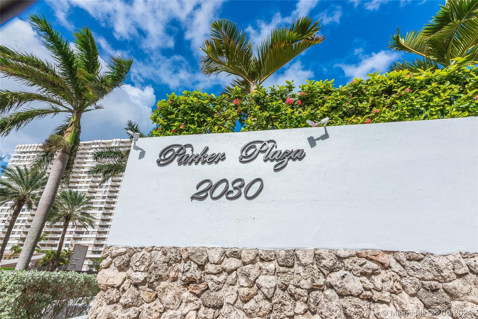 OCEANFRONT BEACHSIDE LOCATION LOCATION LOCATION SAYS IT ALL