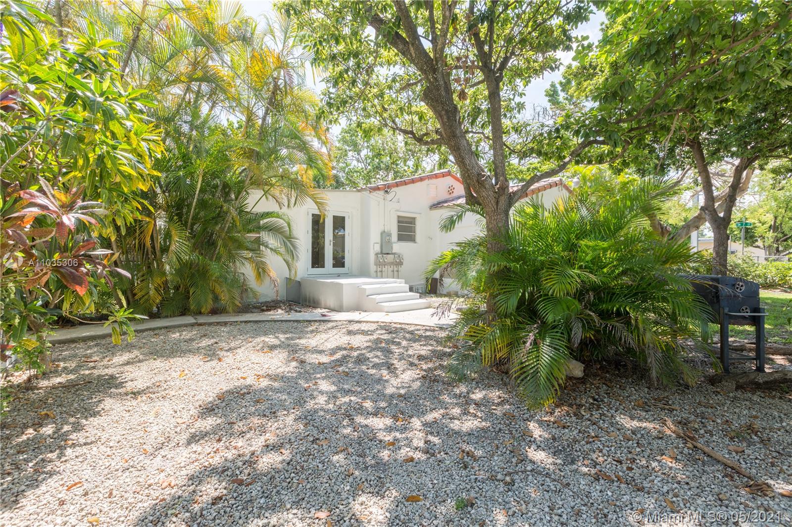 See details / 2698 sq. ft. $ 2021-04-30 0 Photo