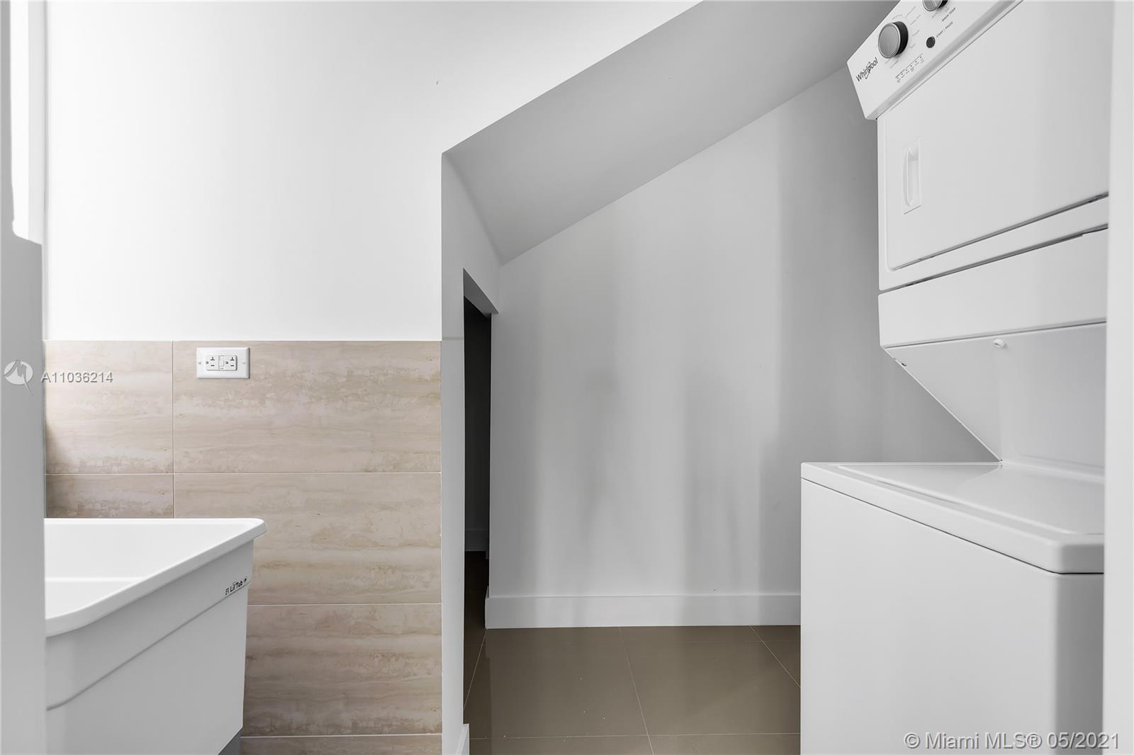 See details / 4570 sq. ft. $ 2021-05-03 0 Photo