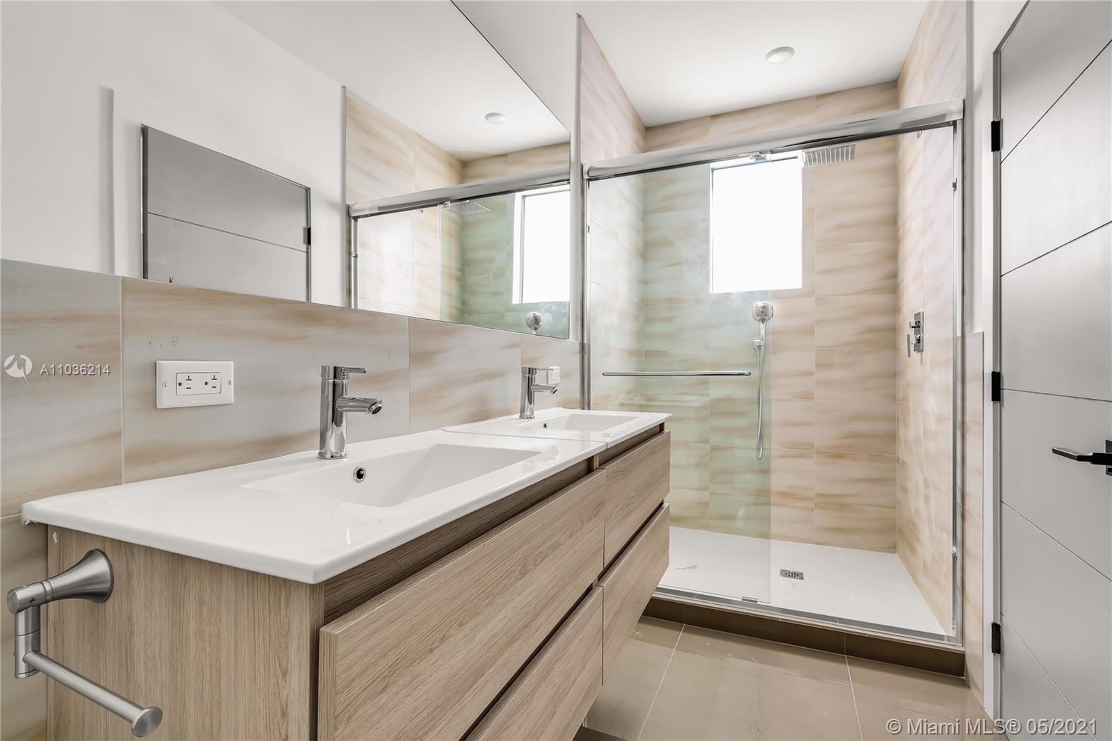 See details / 4570 sq. ft. $ 2021-05-03 0 Photo