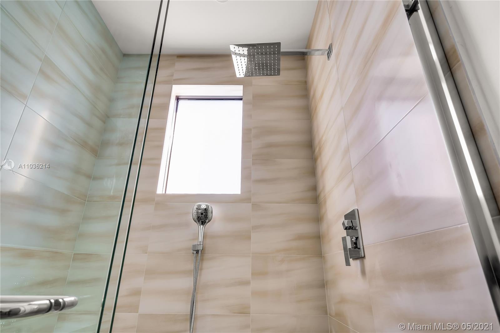See details / 4570 sq. ft. $ 2021-05-03 0 Photo