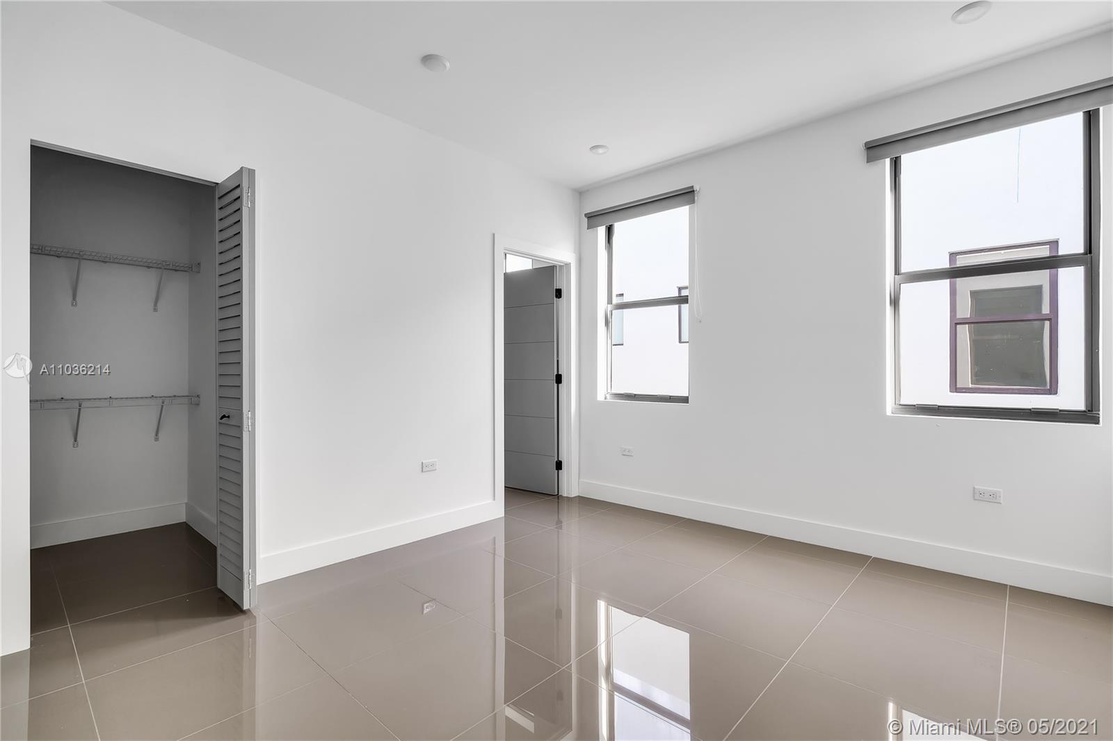 See details / 4570 sq. ft. $ 2021-05-03 0 Photo