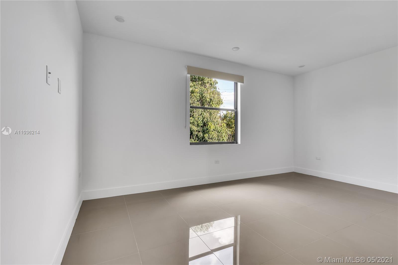 See details / 4570 sq. ft. $ 2021-05-03 0 Photo