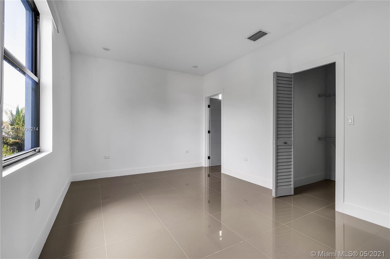 See details / 4570 sq. ft. $ 2021-05-03 0 Photo