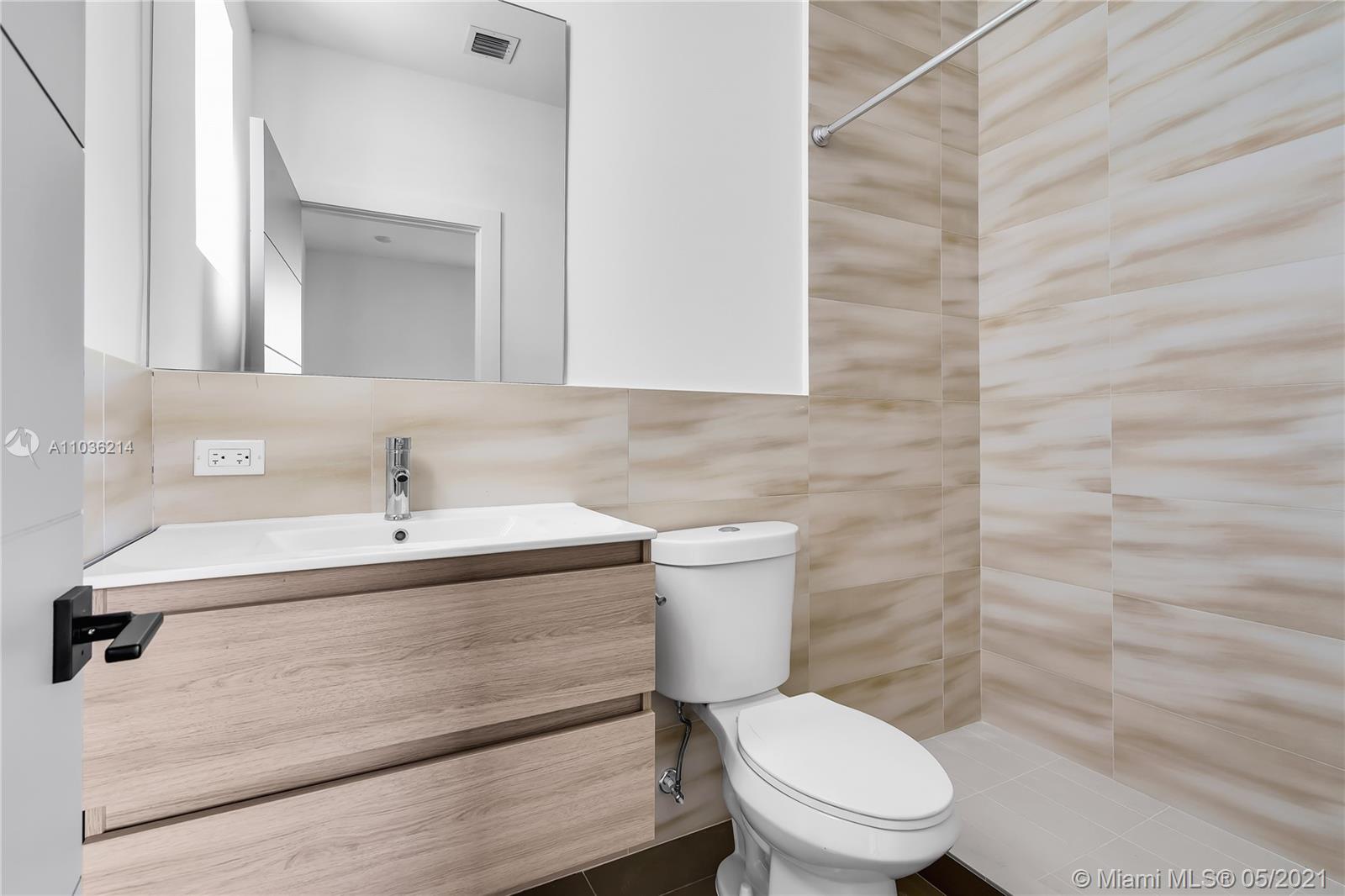 See details / 4570 sq. ft. $ 2021-05-03 0 Photo