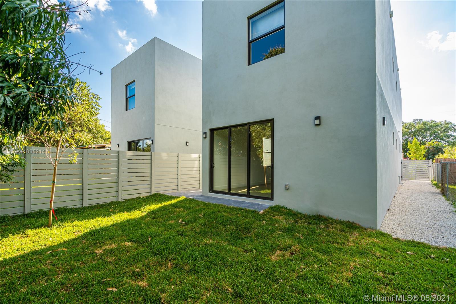 See details / 4570 sq. ft. $ 2021-05-03 0 Photo