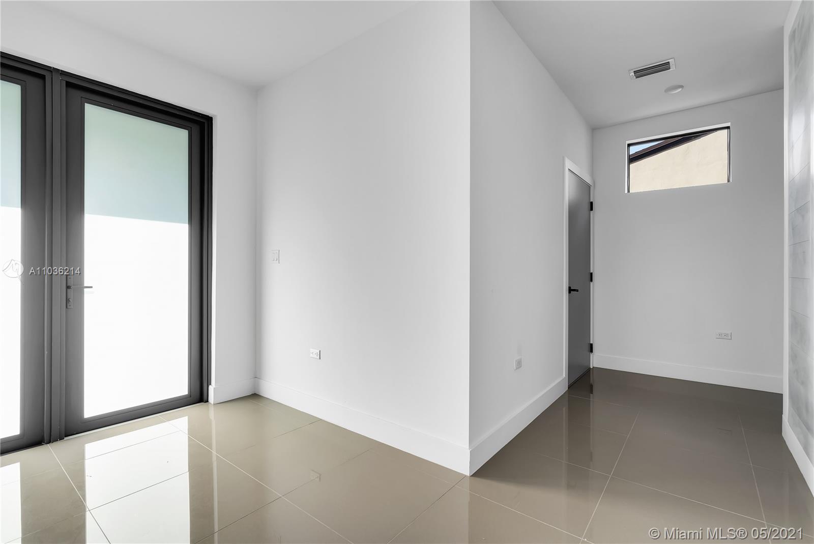 See details / 4570 sq. ft. $ 2021-05-03 0 Photo