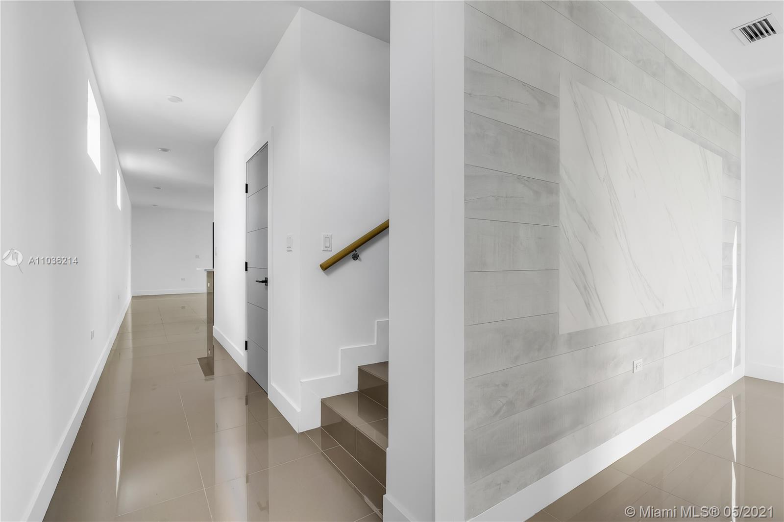 See details / 4570 sq. ft. $ 2021-05-03 0 Photo