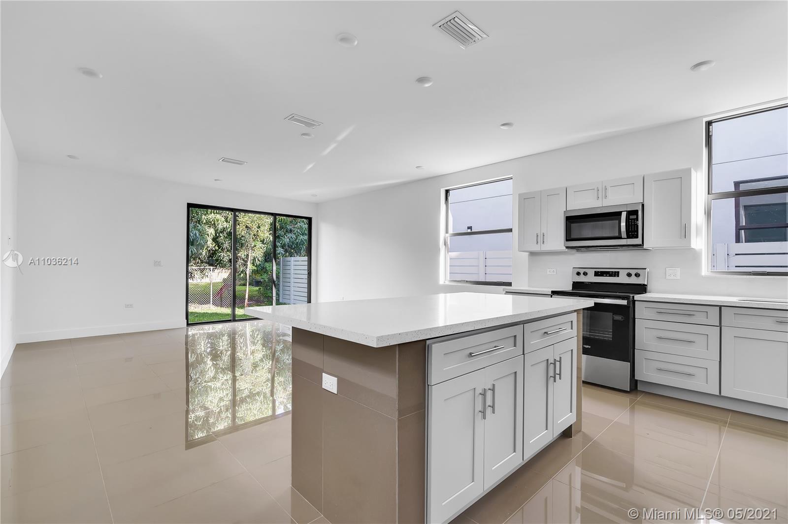 See details / 4570 sq. ft. $ 2021-05-03 0 Photo