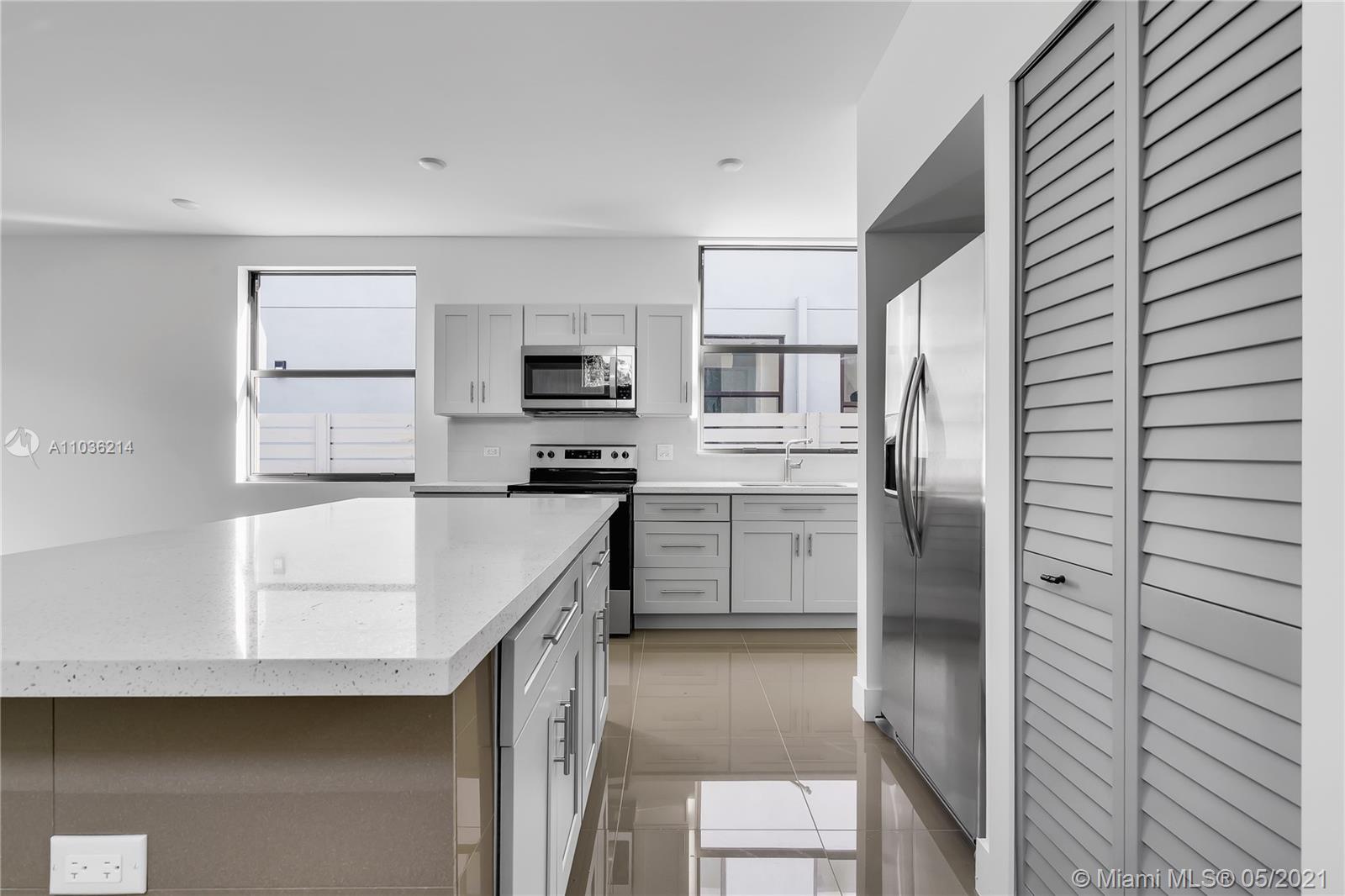 See details / 4570 sq. ft. $ 2021-05-03 0 Photo