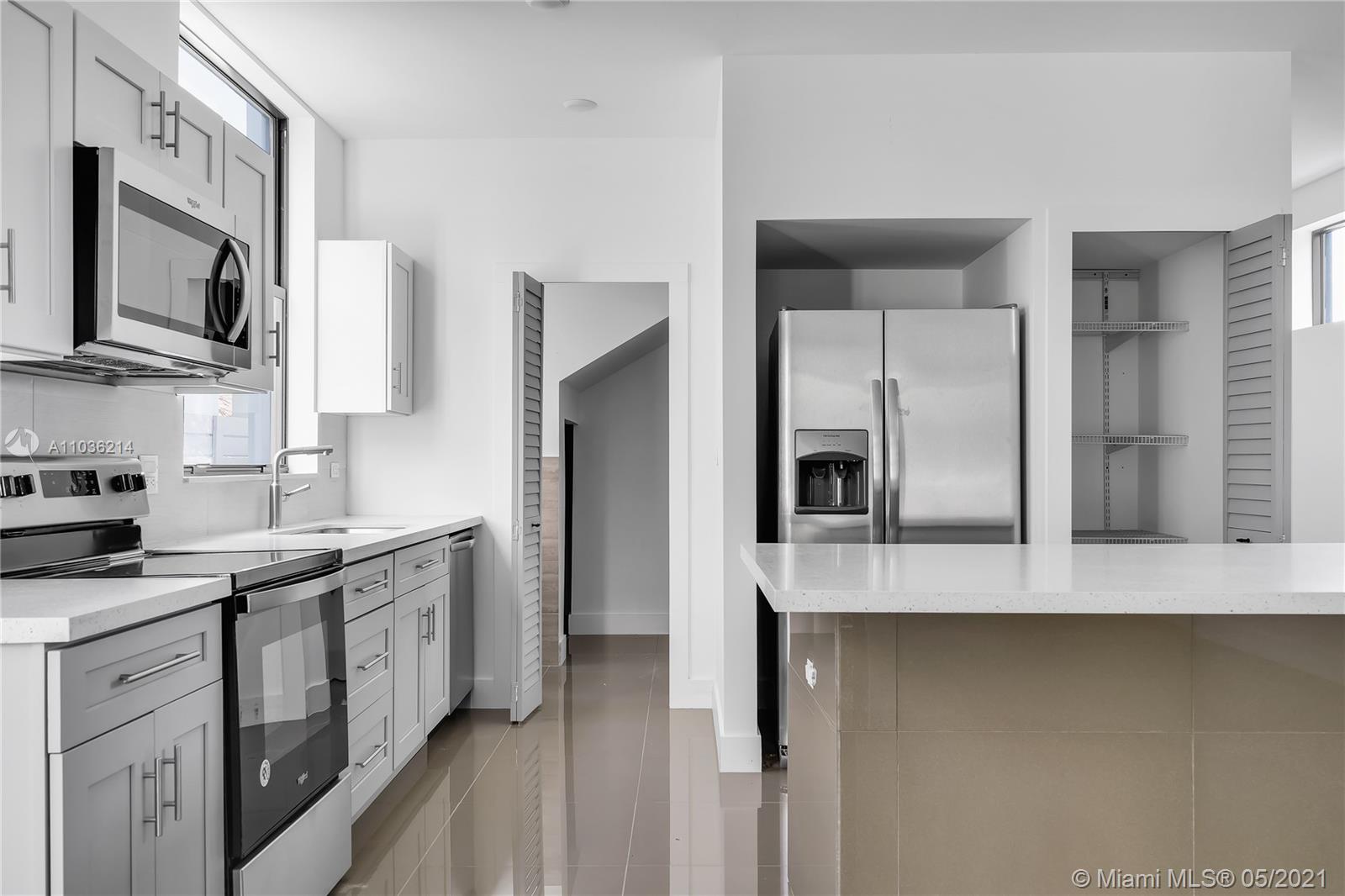 See details / 4570 sq. ft. $ 2021-05-03 0 Photo