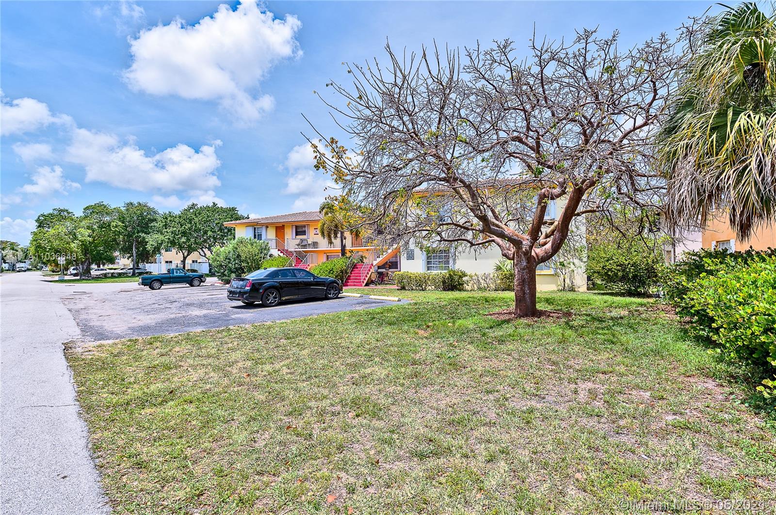 See details / 6915 sq. ft. $ 2021-05-03 0 Photo