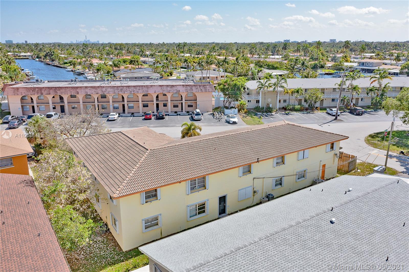 See details / 6915 sq. ft. $ 2021-05-03 0 Photo
