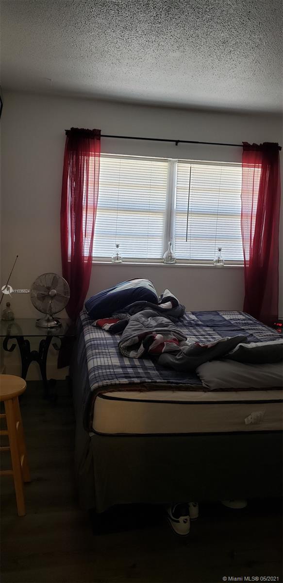 See details / 3105 sq. ft. $ 2021-05-04 0 Photo