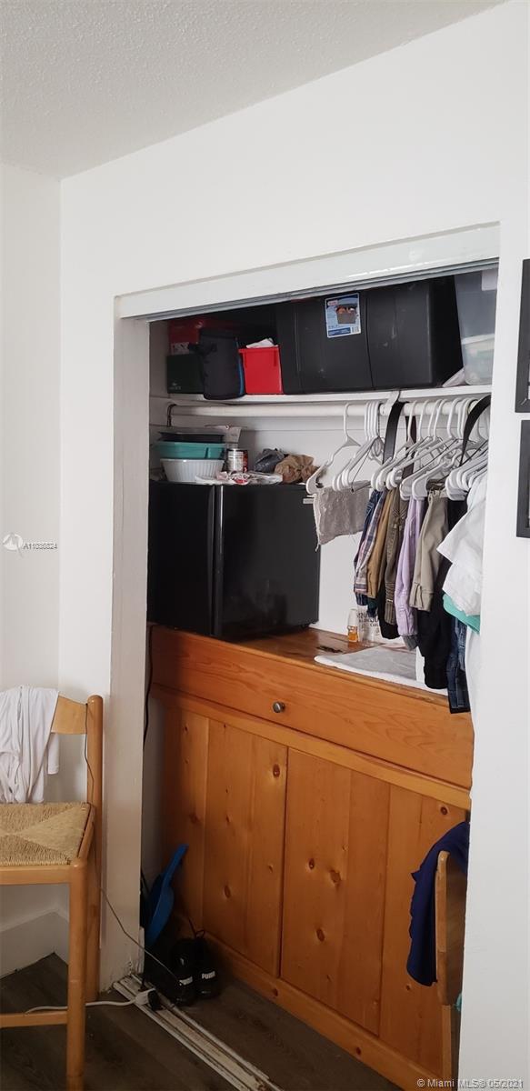 See details / 3105 sq. ft. $ 2021-05-04 0 Photo