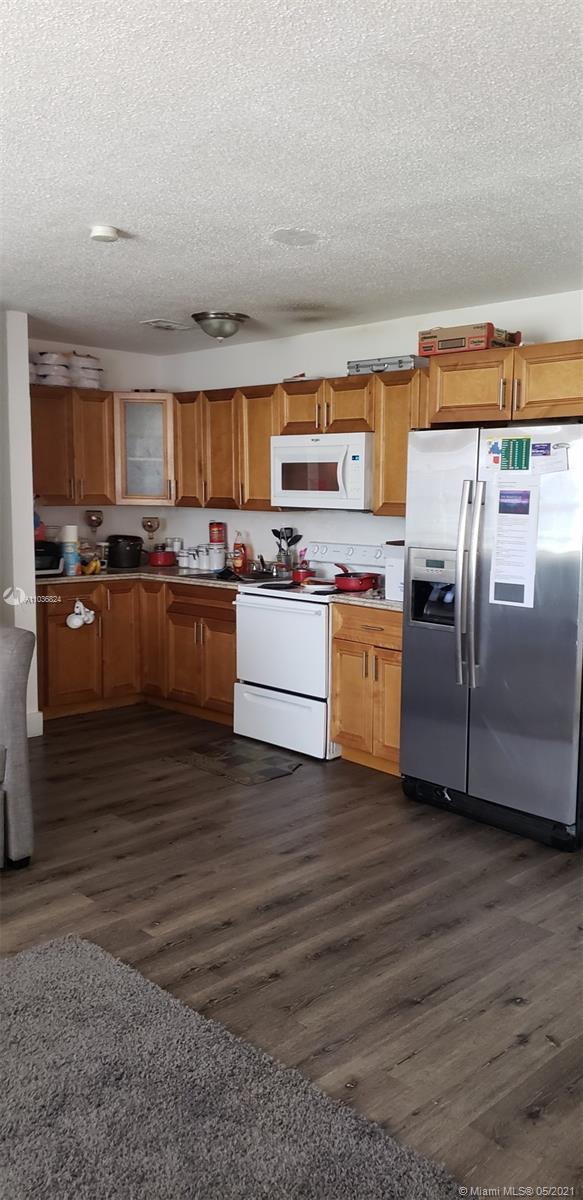 See details / 3105 sq. ft. $ 2021-05-04 0 Photo