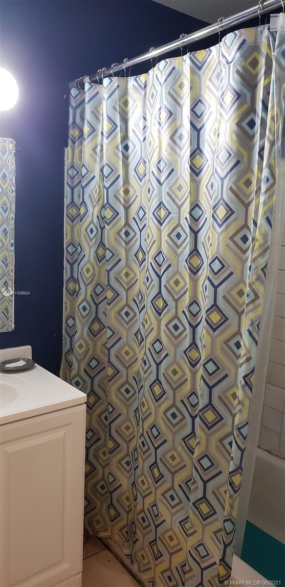 See details / 3105 sq. ft. $ 2021-05-04 0 Photo