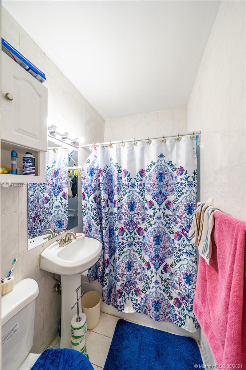 See details / 1426 sq. ft. $ 2021-05-04 0 Photo