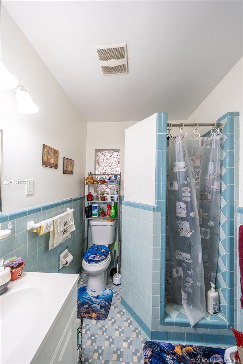 See details / 1426 sq. ft. $ 2021-05-04 0 Photo