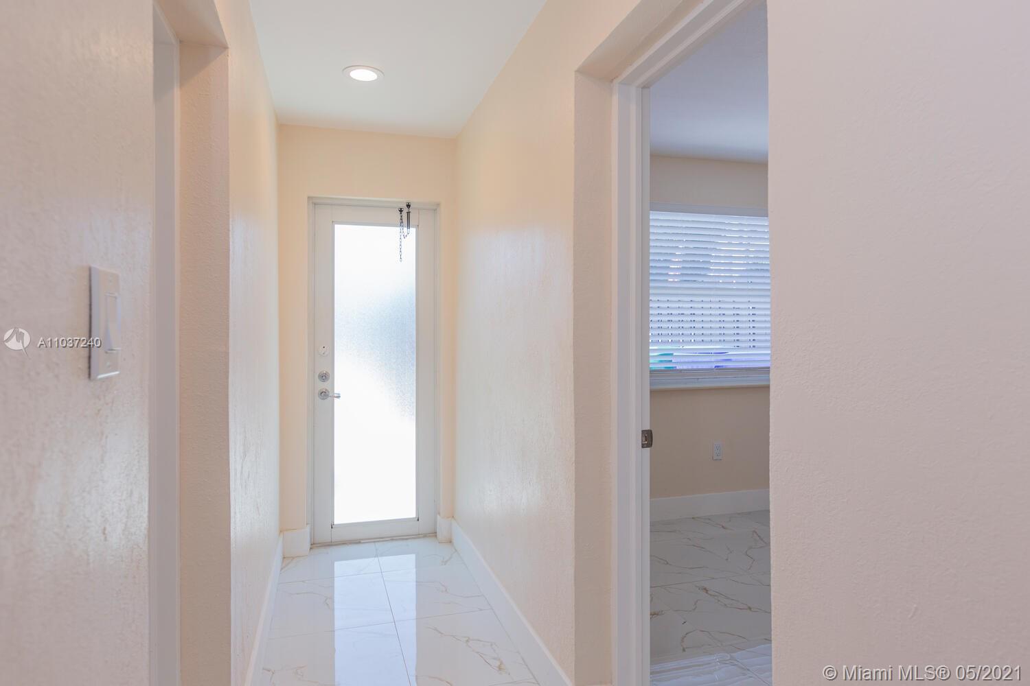 See details / 1424 sq. ft. $ 2021-05-04 0 Photo