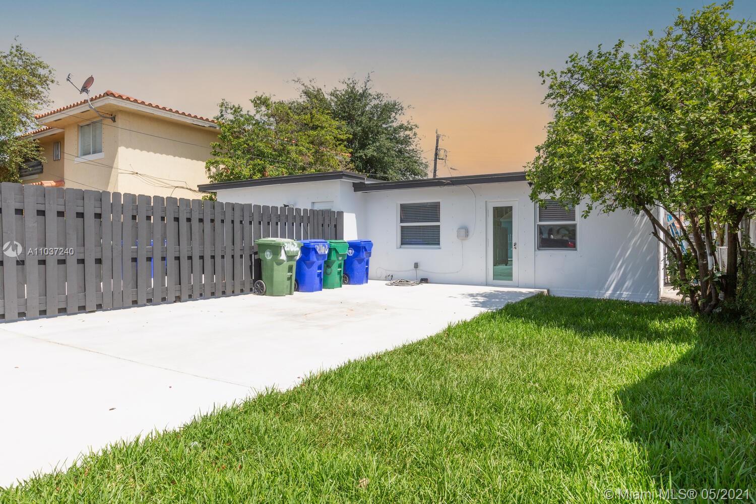 See details / 1424 sq. ft. $ 2021-05-04 0 Photo