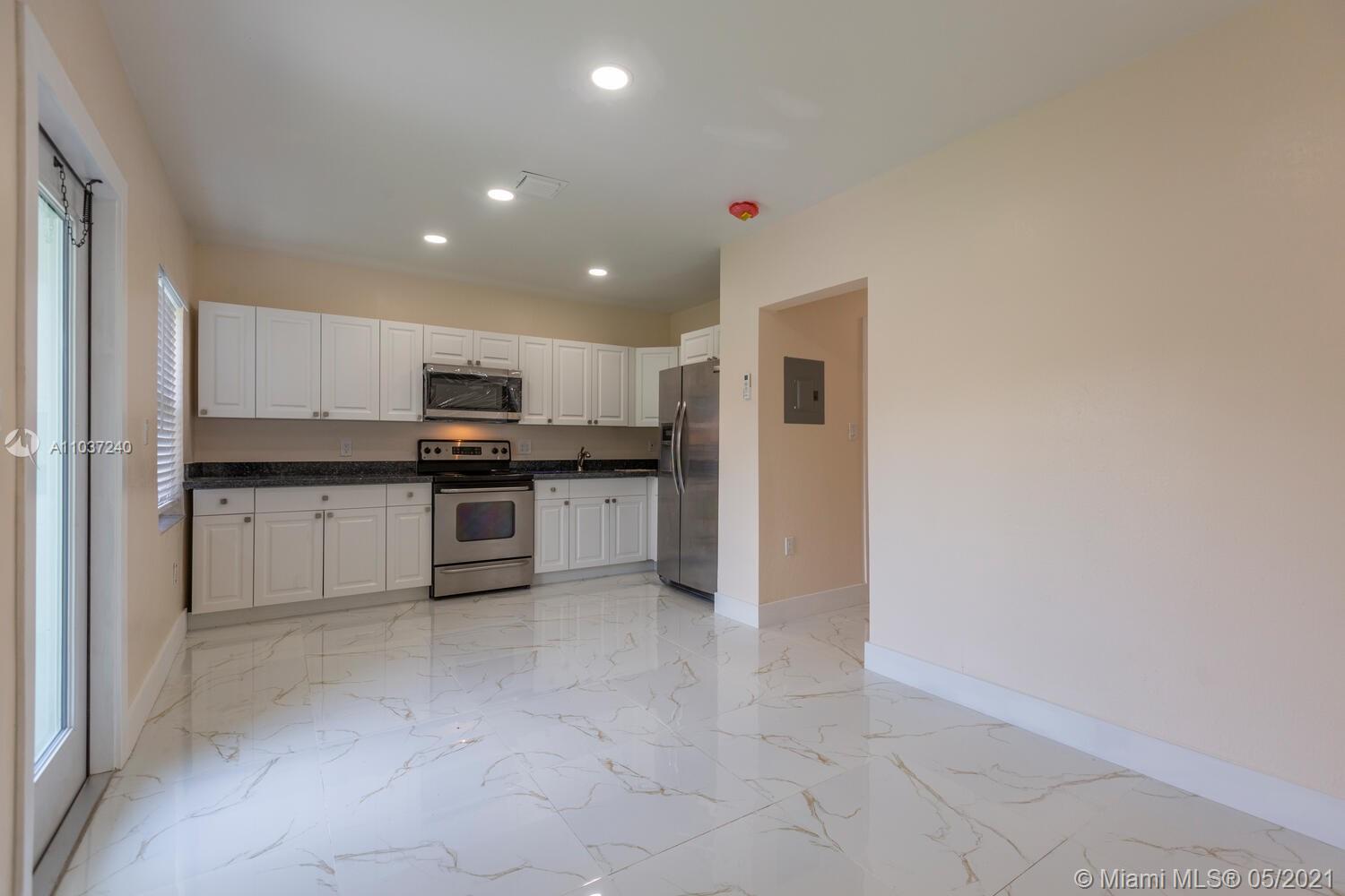 See details / 1424 sq. ft. $ 2021-05-04 0 Photo