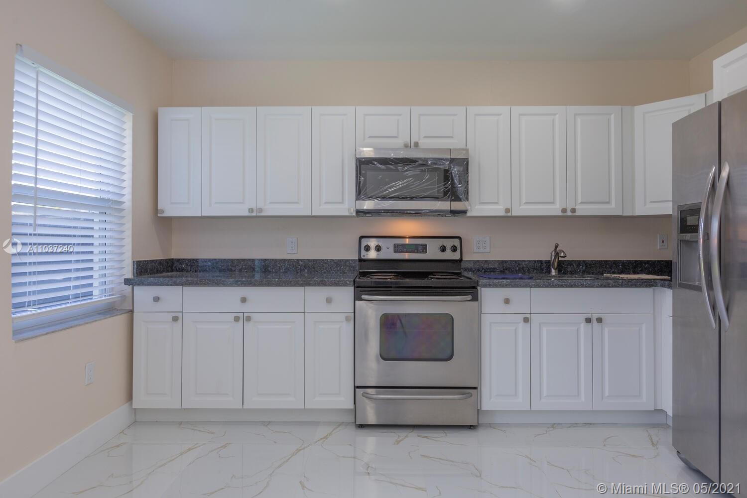 See details / 1424 sq. ft. $ 2021-05-04 0 Photo
