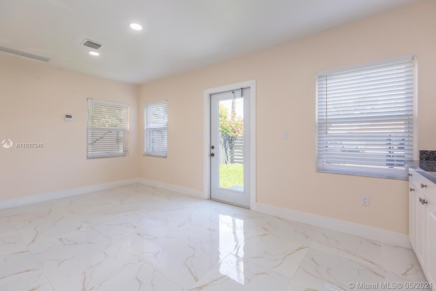 See details / 1424 sq. ft. $ 2021-05-04 0 Photo