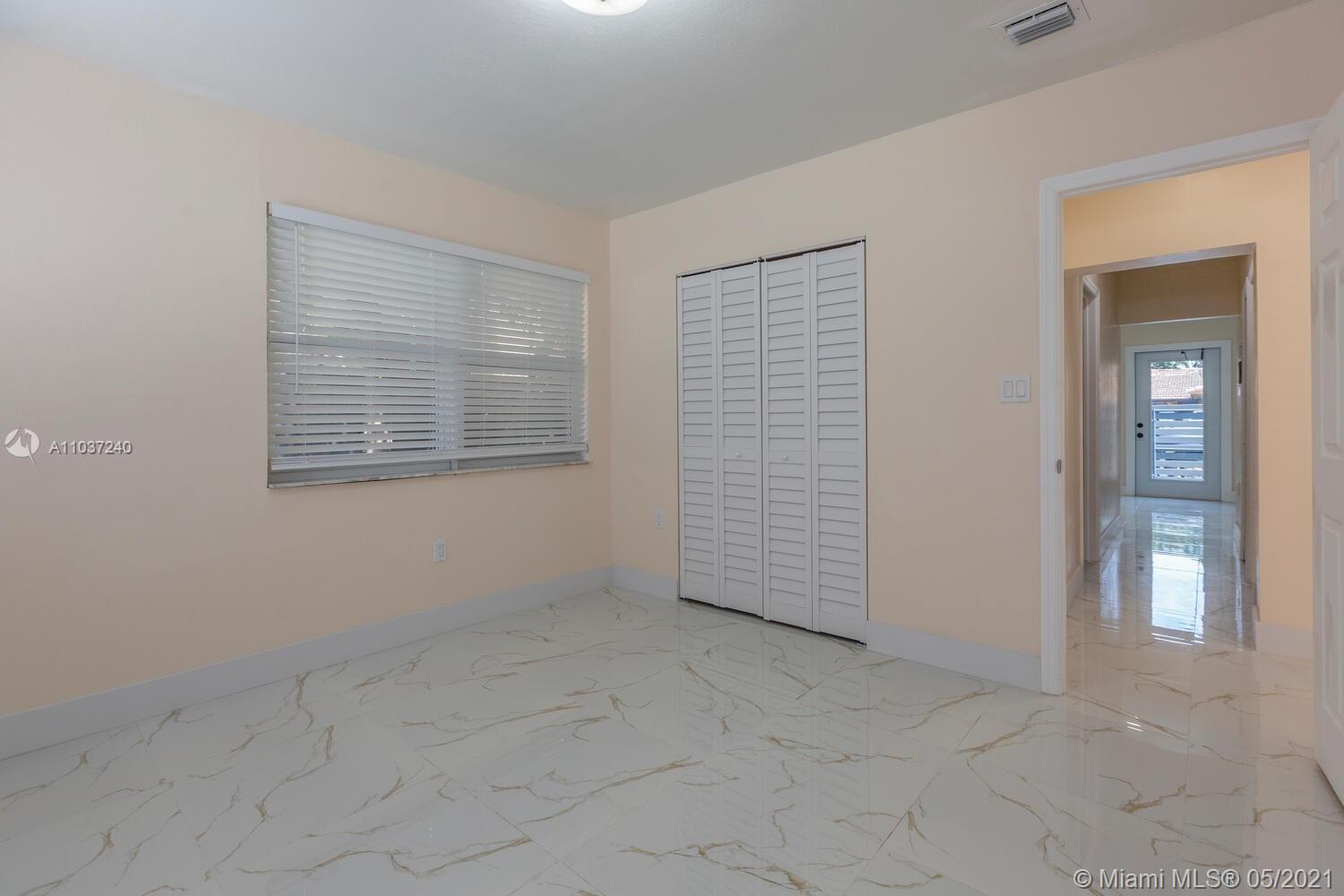 See details / 1424 sq. ft. $ 2021-05-04 0 Photo