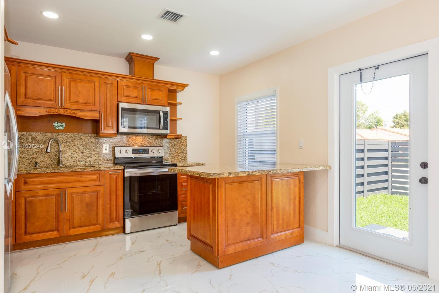 See details / 1424 sq. ft. $ 2021-05-04 0 Photo