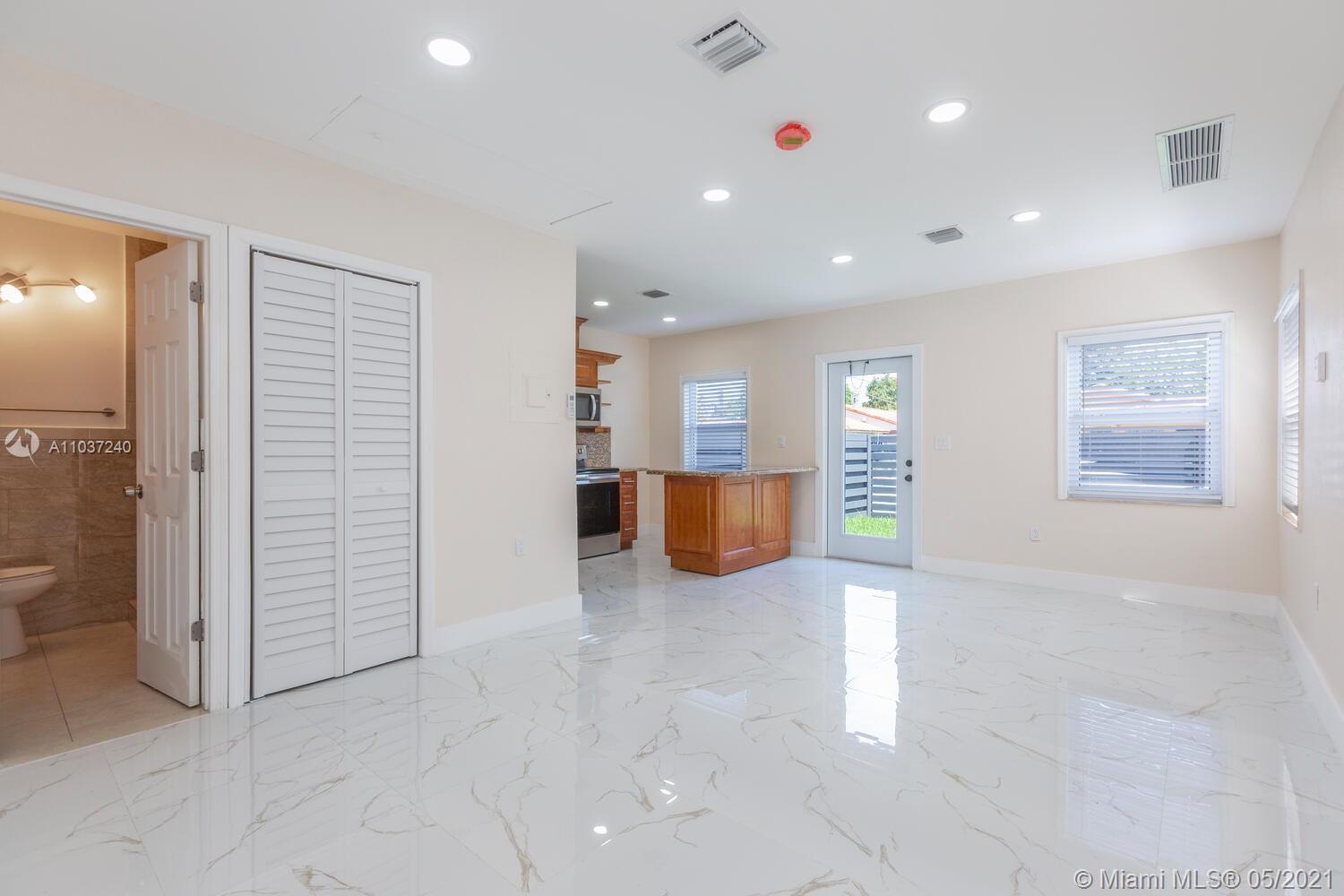 See details / 1424 sq. ft. $ 2021-05-04 0 Photo