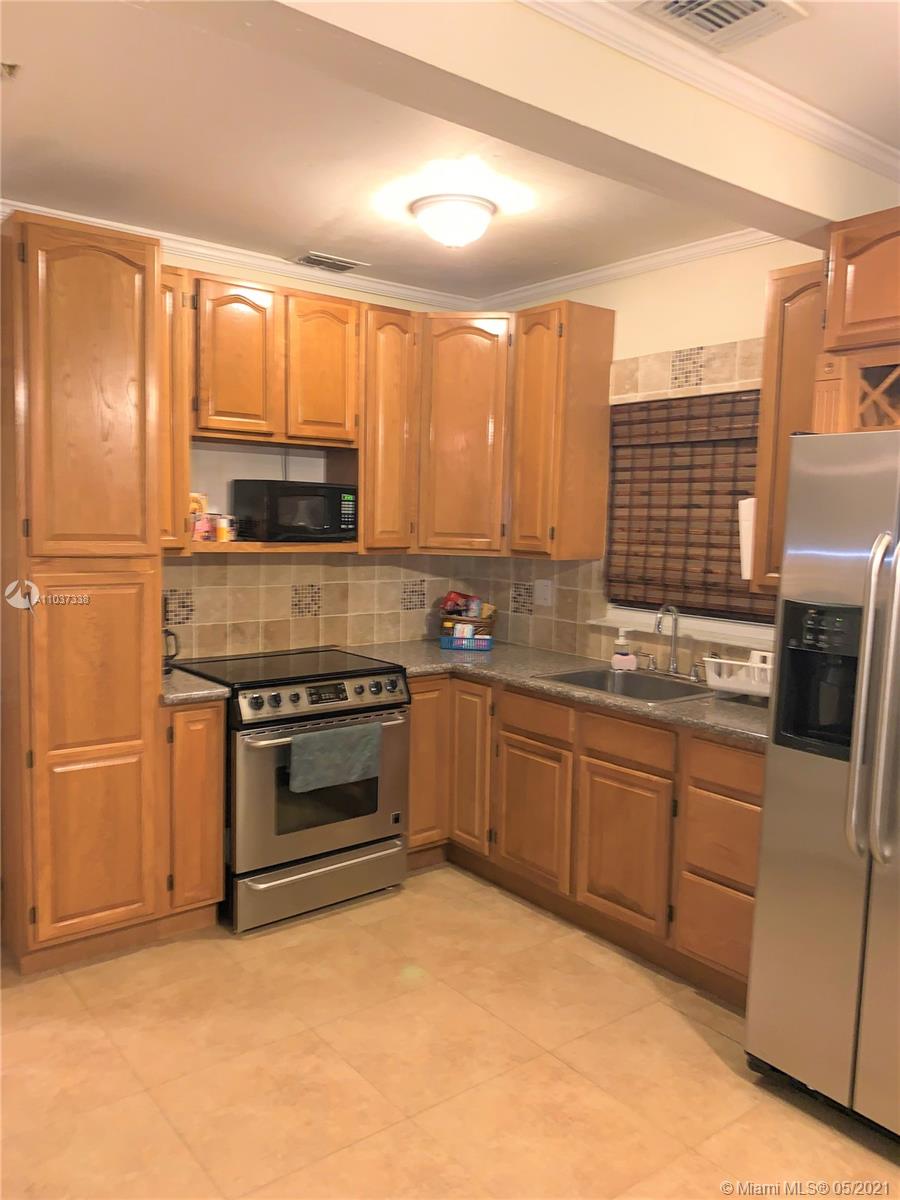 See details / 2840 sq. ft. $ 2021-06-01 0 Photo