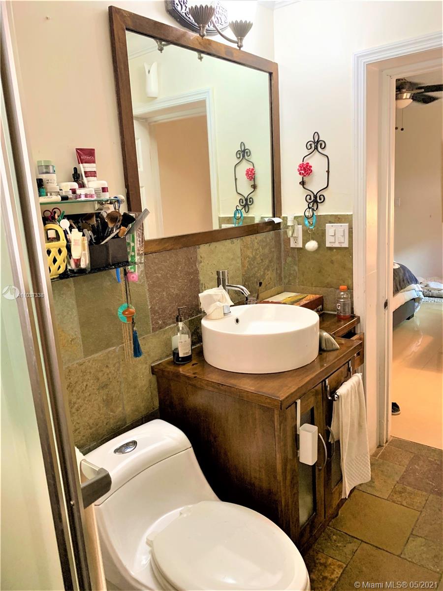 See details / 2840 sq. ft. $ 2021-06-01 0 Photo