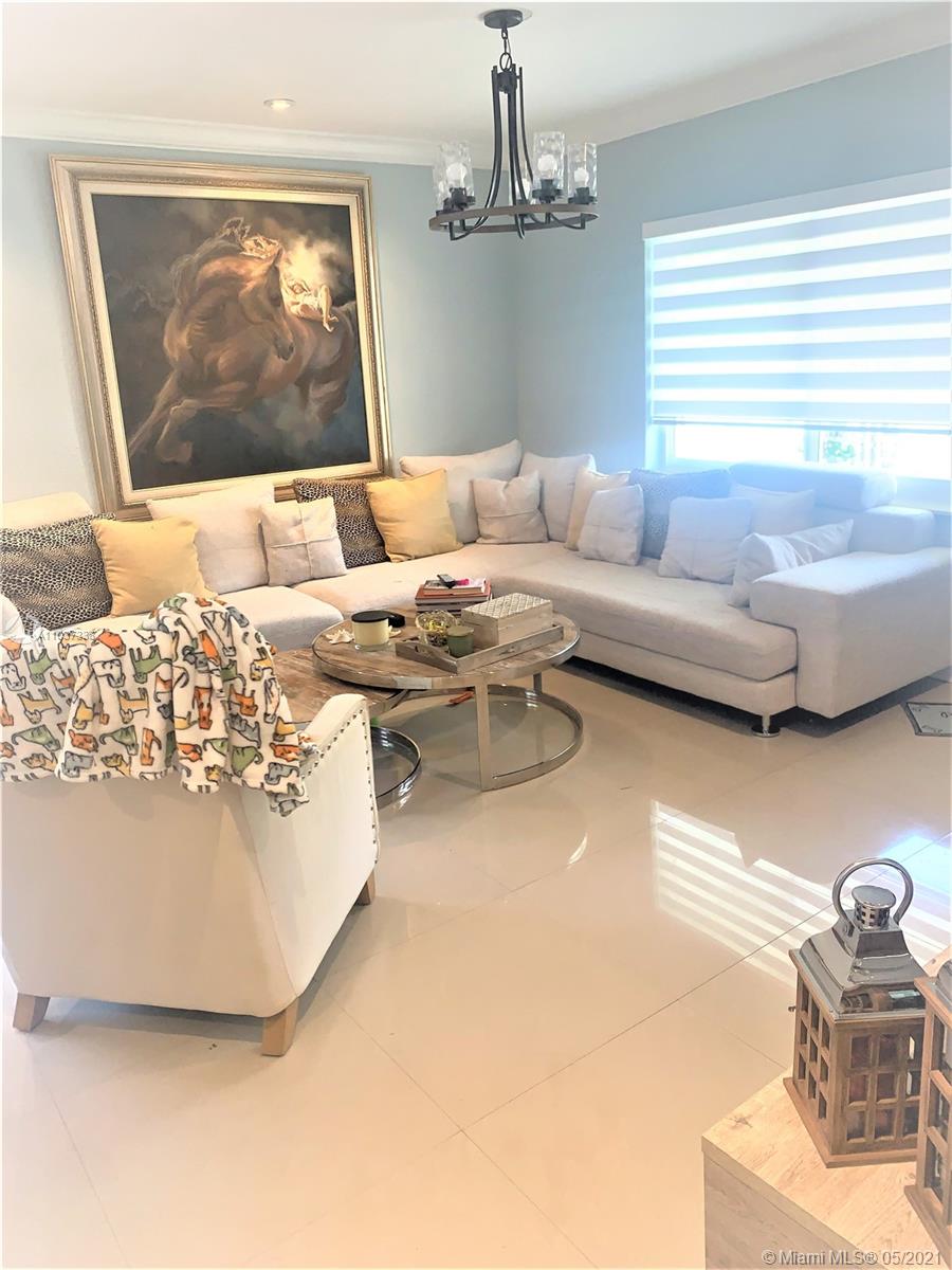 See details / 2840 sq. ft. $ 2021-06-01 0 Photo